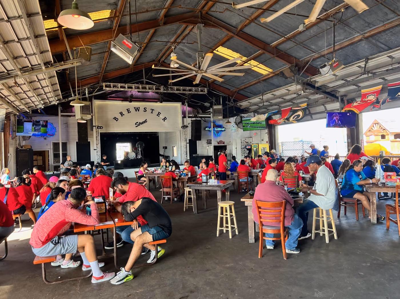 A full dining room at Brewster Street Downtown