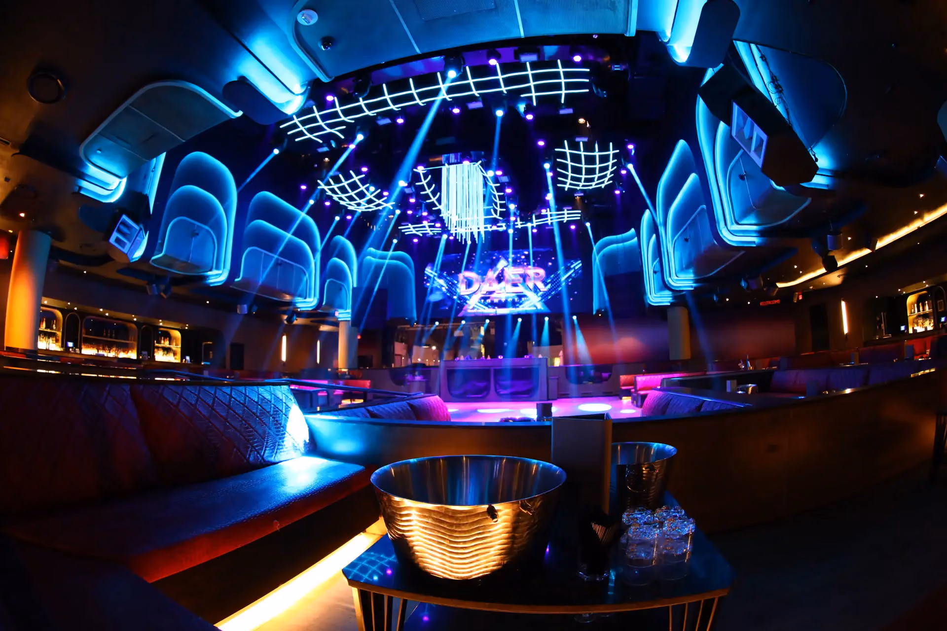 DAER Nightclub under the rig
