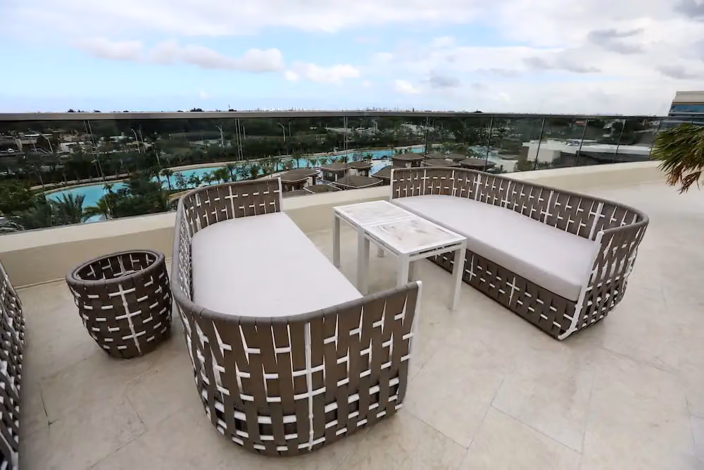 Rooftop Live lounge